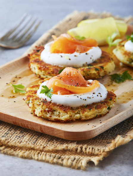 Tortitas De Papa Con Salmón Y Yogurt Griego